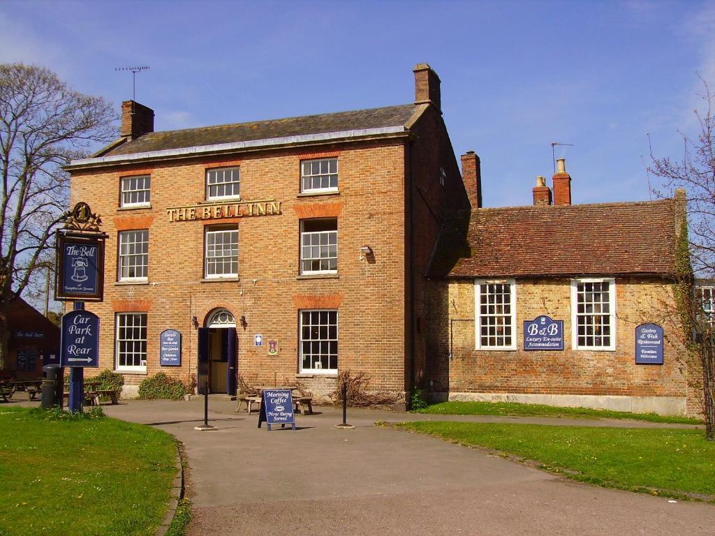 The Bell Inn Frampton on Severn Exteriör bild