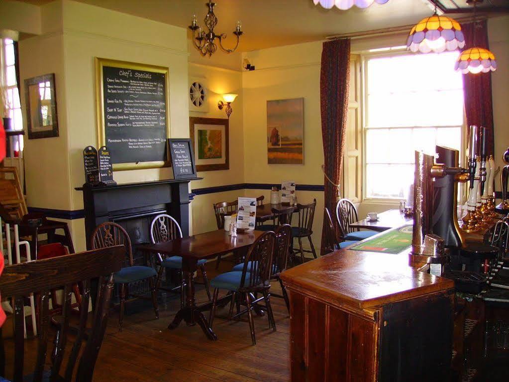 The Bell Inn Frampton on Severn Exteriör bild